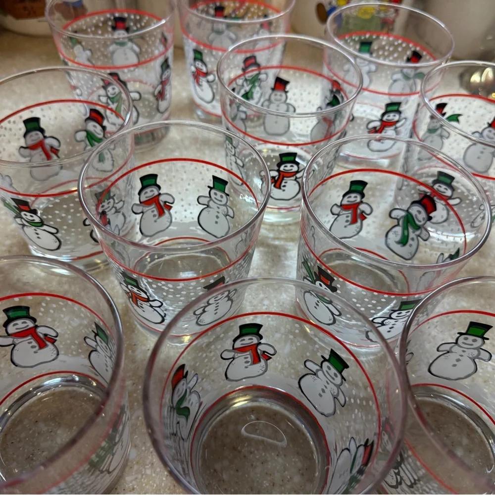 11 Vintage Festive Snowman Glass Tumblers White, Red, Green set of 11 Christmas - Picture 4 of 9
